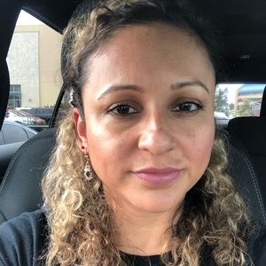 Meet your Posher, Yeny